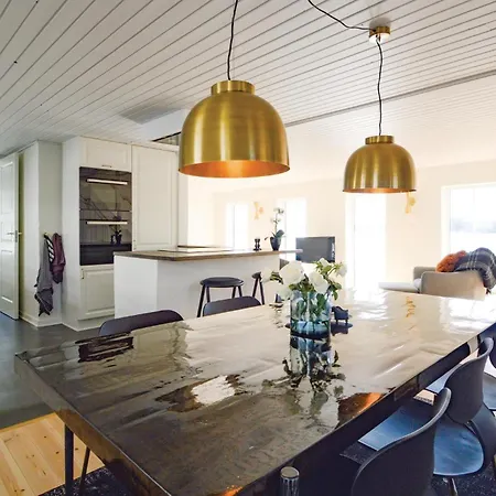 Ferienhaus Three-bedroom In