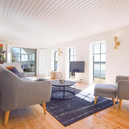 Prázdninový dům Three-bedroom In *